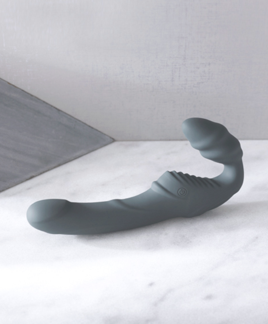 Buzzing Strapless Strap-On